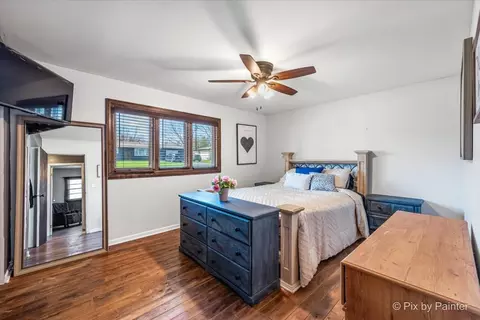 Bedroom - 4716 Jeffrey St, Mchenry, IL 60051 photo 1 of 4