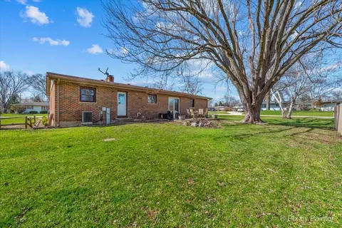 Exterior - 4716 Jeffrey St, Mchenry, IL 60051 photo 2 of 12