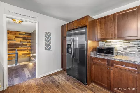 Kitchen - 4716 Jeffrey St, Mchenry, IL 60051 photo 4 of 5