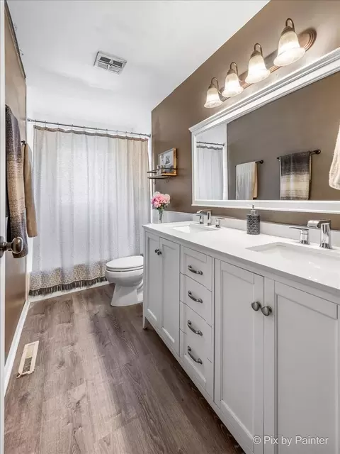 Bath - 4716 Jeffrey St, Mchenry, IL 60051 photo 1 of 1