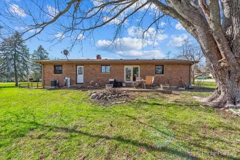 Exterior - 4716 Jeffrey St, Mchenry, IL 60051 photo 4 of 12