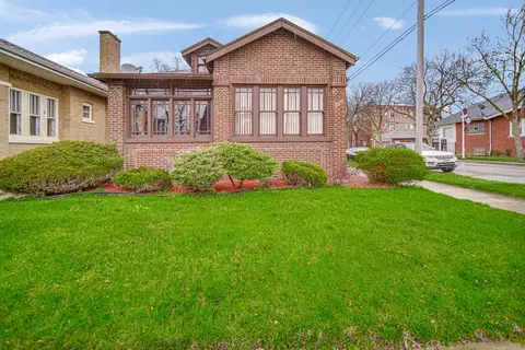 7359 S Bennett Ave, Chicago, IL 60649