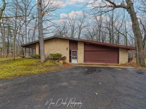 1234 Adams Ave, Winthrop Harbor, IL 60096