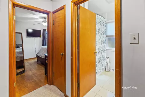 Bath - 522 Orchard Ln, Beecher, IL 60401 photo 1 of 2