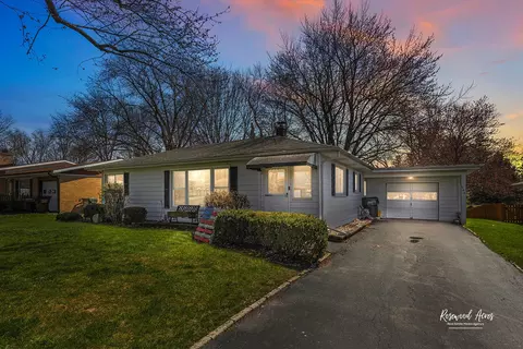 522 Orchard Ln, Beecher, IL 60401