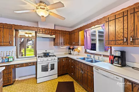 Kitchen - 522 Orchard Ln, Beecher, IL 60401 photo 1 of 2