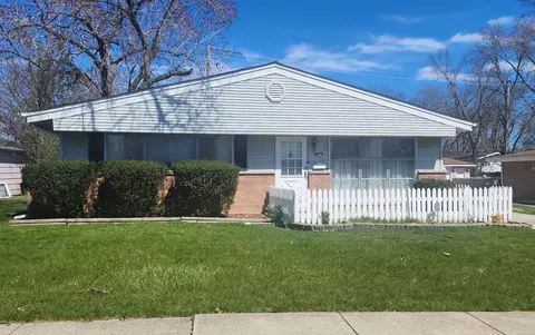 130 Larue St, Park Forest, IL 60466