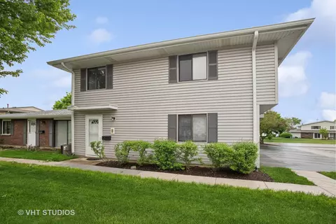 225 Covehill Ct #225, Schaumburg, IL 60194