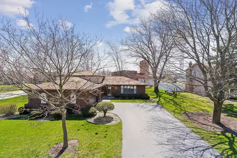 30 S Melanie Ct, Crete, IL 60417