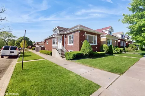 5935 W Wilson Ave, Chicago, IL 60630
