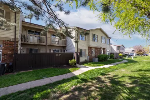 35 Fernwood Dr # D, Bolingbrook, IL 60440