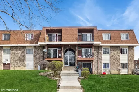 550 Mesa Dr #203, Hoffman Estates, IL 60169