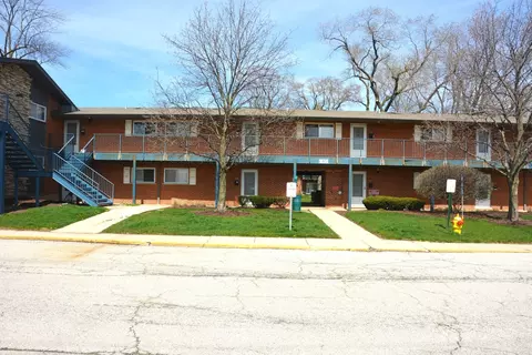 1830 W Knightsbridge Dr #1B, Mount Prospect, IL 60056