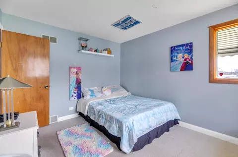Bedroom - 2039 E Maple St, Crete, IL 60417 photo 3 of 5