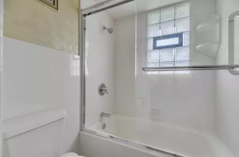 Bath - 2039 E Maple St, Crete, IL 60417 photo 2 of 3