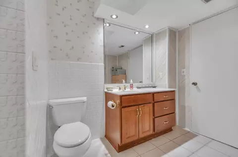 Bath - 2039 E Maple St, Crete, IL 60417 photo 3 of 3