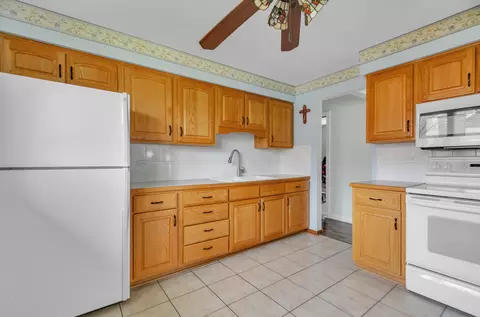 Kitchen - 2039 E Maple St, Crete, IL 60417 photo 1 of 1