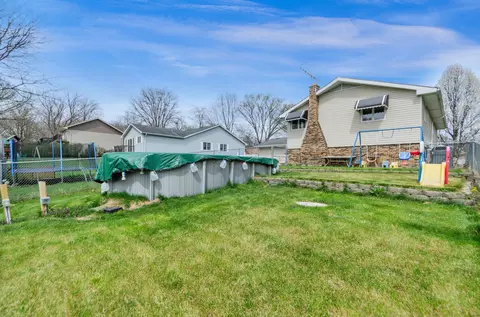 Exterior - 2039 E Maple St, Crete, IL 60417 photo 7 of 7