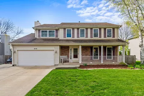 910 Sorrel Ct, Carol Stream, IL 60188