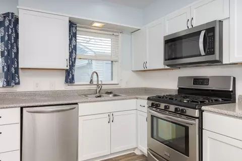 Kitchen - 715 E Lincoln St, Bloomington, IL 61701 photo 2 of 4