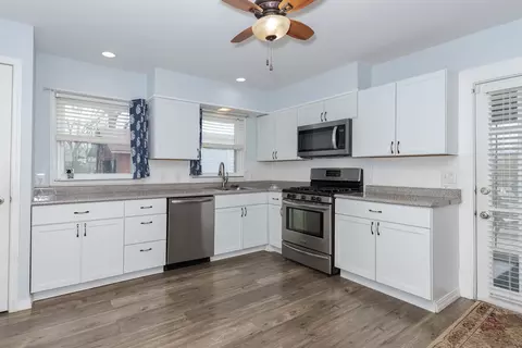 Kitchen - 715 E Lincoln St, Bloomington, IL 61701 photo 1 of 4