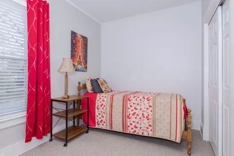 Bedroom - 715 E Lincoln St, Bloomington, IL 61701 photo 1 of 4