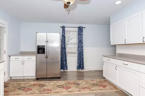 Kitchen - 715 E Lincoln St, Bloomington, IL 61701 photo 3 of 4