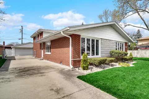 10308 Lockwood Ave, Oak Lawn, IL 60453