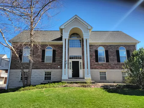 739 Prestwick Ln, Wheeling, IL 60090