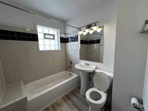 Bath - Undisclosed, Chicago, IL 60628 photo 1 of 4