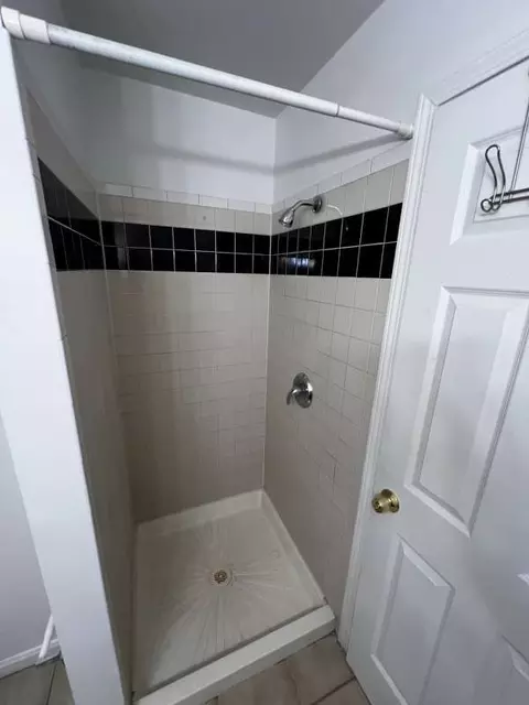 Bath - Undisclosed, Chicago, IL 60628 photo 4 of 4