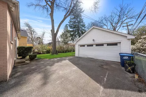 Exterior - 1084 S Des Plaines River Rd, Des Plaines, IL 60016 photo 1 of 5