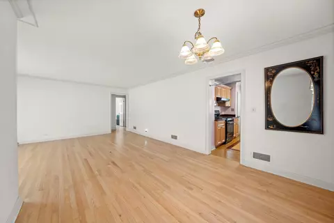 Living - 1084 S Des Plaines River Rd, Des Plaines, IL 60016 photo 4 of 5
