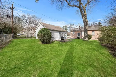 Exterior - 1084 S Des Plaines River Rd, Des Plaines, IL 60016 photo 3 of 5