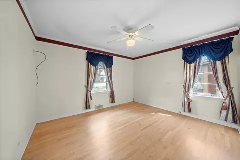 Bedroom - 1084 S Des Plaines River Rd, Des Plaines, IL 60016 photo 1 of 3