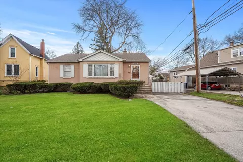 1084 S Des Plaines River Rd, Des Plaines, IL 60016