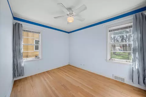 Bedroom - 1084 S Des Plaines River Rd, Des Plaines, IL 60016 photo 2 of 3