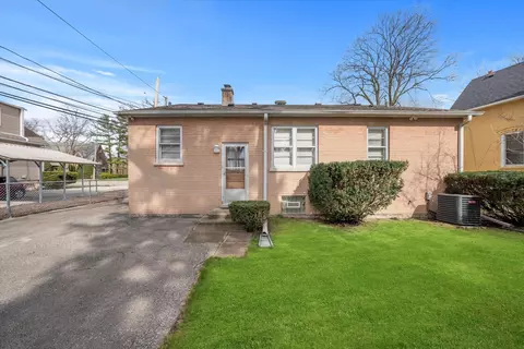 Exterior - 1084 S Des Plaines River Rd, Des Plaines, IL 60016 photo 4 of 5