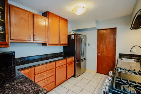 Kitchen - 9518 Dee Rd #2A, Des Plaines, IL 60016 photo 1 of 5