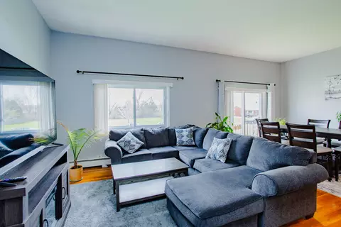 Living - 9518 Dee Rd #2A, Des Plaines, IL 60016 photo 1 of 1
