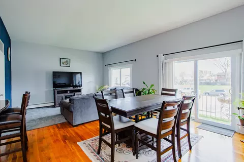 Dining - 9518 Dee Rd #2A, Des Plaines, IL 60016 photo 1 of 3