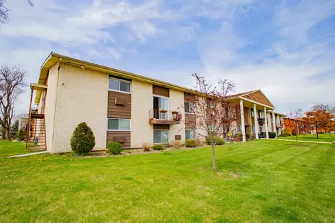 Exterior - 9518 Dee Rd #2A, Des Plaines, IL 60016 photo 2 of 2