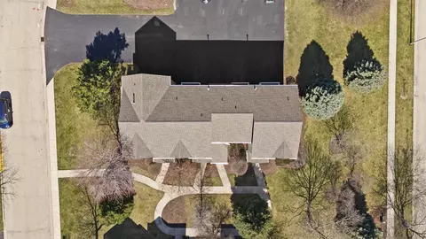 Exterior - 2702 Canyon Dr, Plainfield, IL 60586 photo 4 of 4