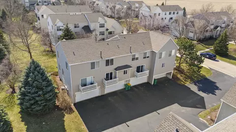 View/Area - 2702 Canyon Dr, Plainfield, IL 60586 photo 2 of 8