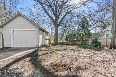 Exterior - 639 Edgebrook Ter, Elgin, IL 60120 photo 8 of 8