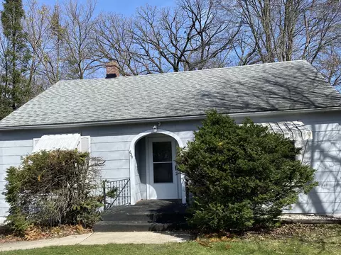 Exterior - 639 Edgebrook Ter, Elgin, IL 60120 photo 2 of 8