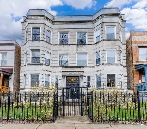 4920 N Winthrop Ave #2S, Chicago, IL 60640