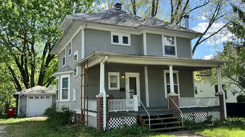 605 W Columbia Ave, Champaign, IL 61820