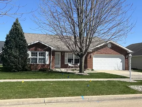 3225 Becker Dr N, Peru, IL 61354