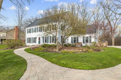 1545 S West Fork Dr, Lake Forest, IL 60045